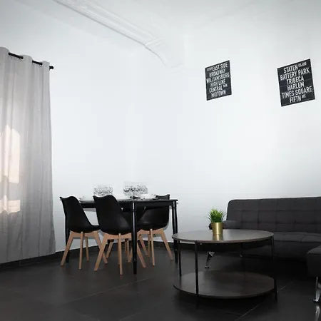 Flats Puente Ademuz De 3 Apartamento