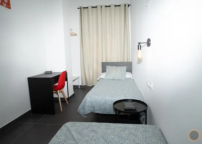 Flats Puente Ademuz De 3 Lägenhet *